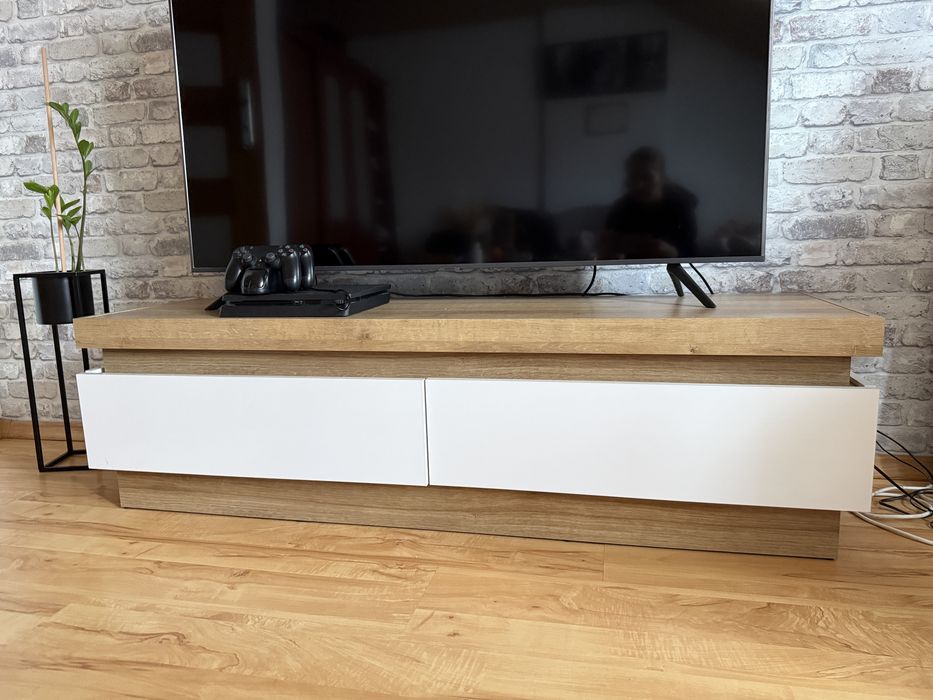 Szafka RTV pod telewizor