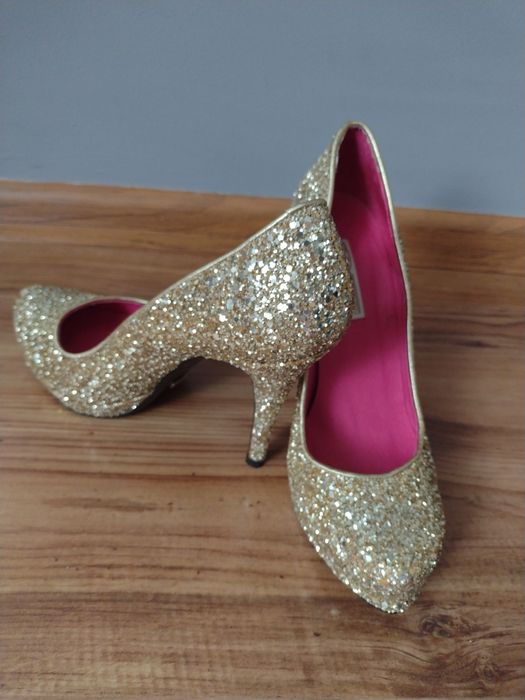 Szpilki London Buffalo