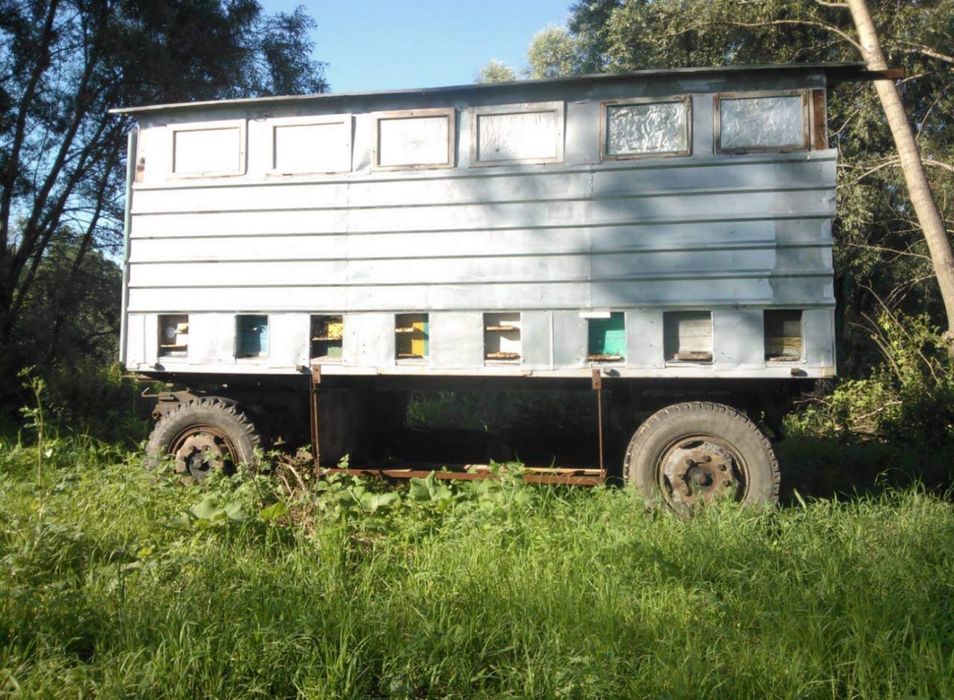 Причеп з вуликами (Вагончик)