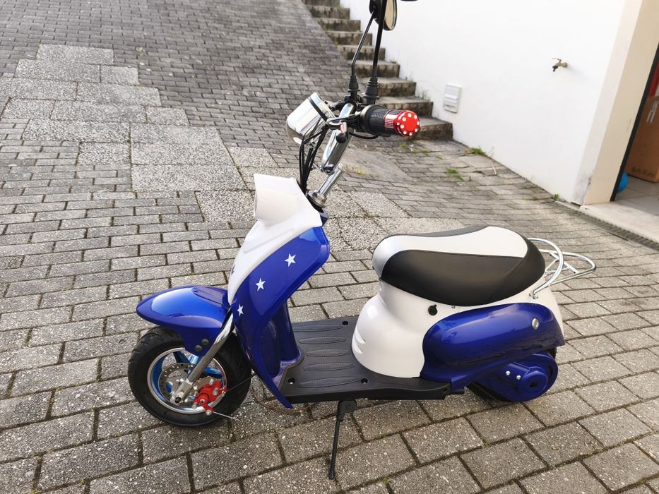 Mini scooter elétrica