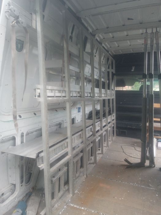 Stojak  aluminiowy na szyby/okna do busa