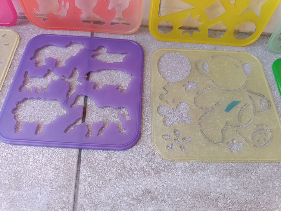 11 Stecils com várias formas para desenho