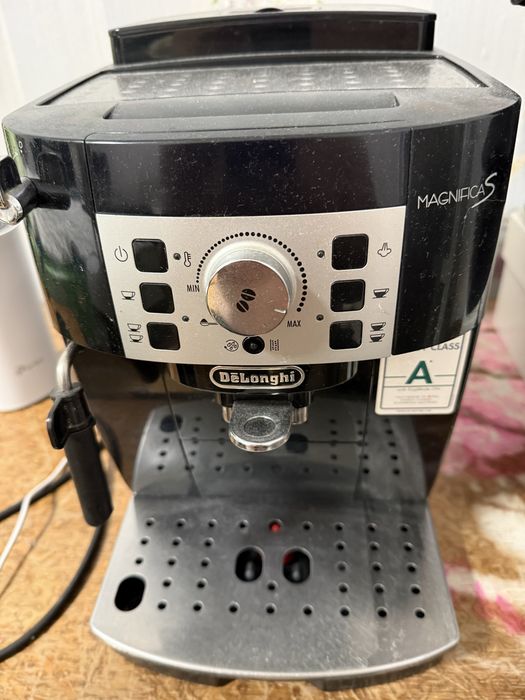 Кавомашинка Delonghi