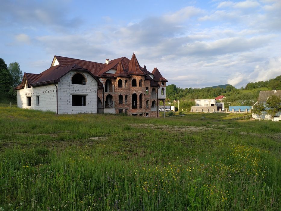 Продается дом с большим участком!