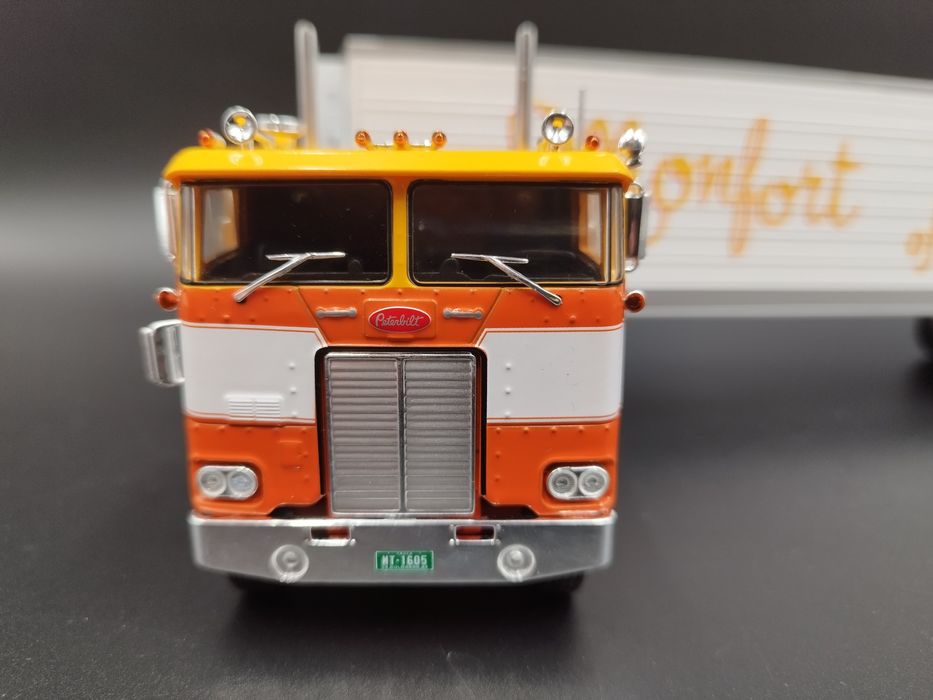 1:43 Altaya Peterbilt 352H (1979) Montfort Des Colorado model
