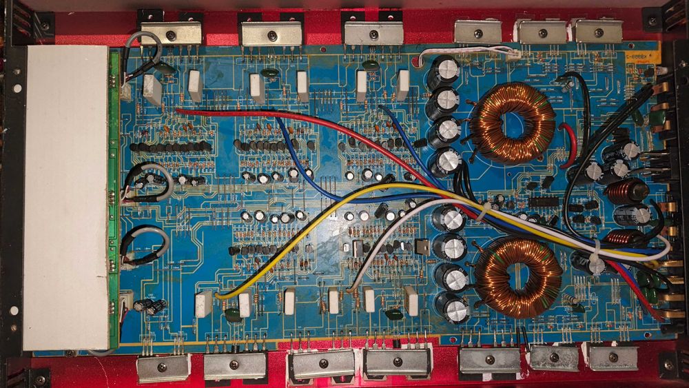 Автомобільний 5 канальний підсилювач звуку  1600w