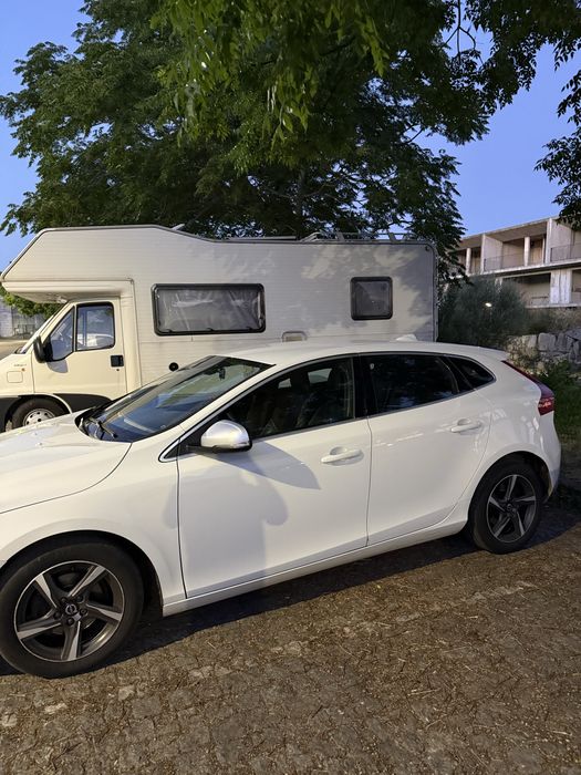 Volvo v40 r design 2.0