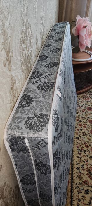 Матрас в отличном состояни.и