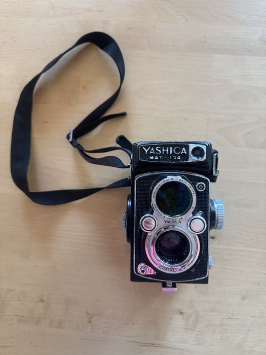 Aparat Yashica Mat 124