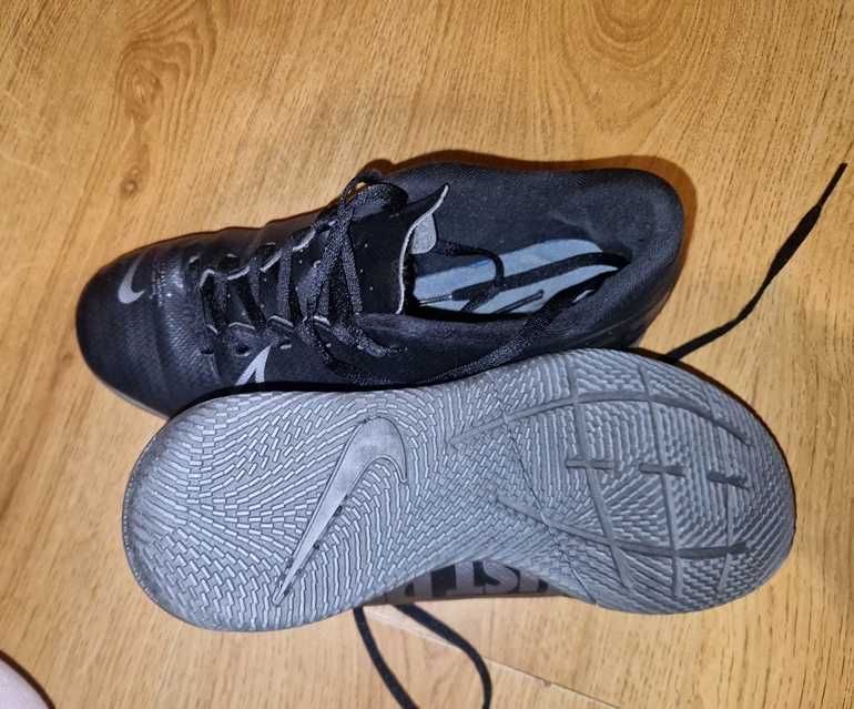 Wygodne czarne  adidasy Nike