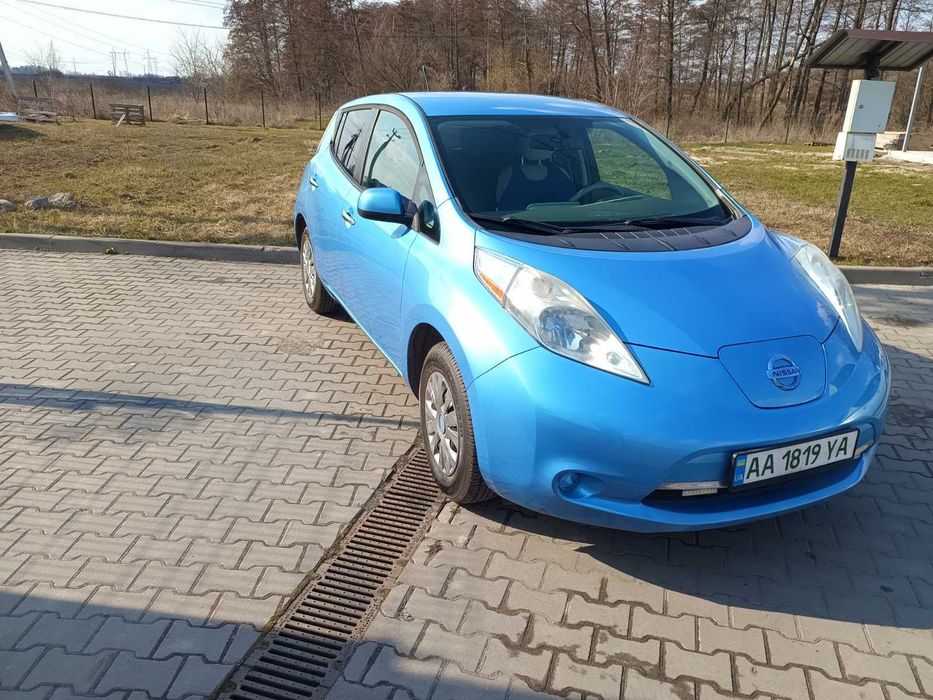 Продам Nissan leaf