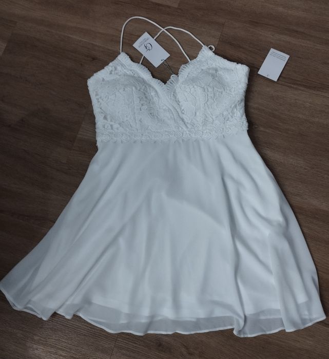 Cudowna nowa sukienka Chiara Forthi 42