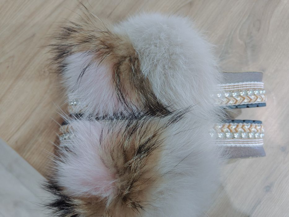 Nowe klapki z naturalnym futrem z jenota 37