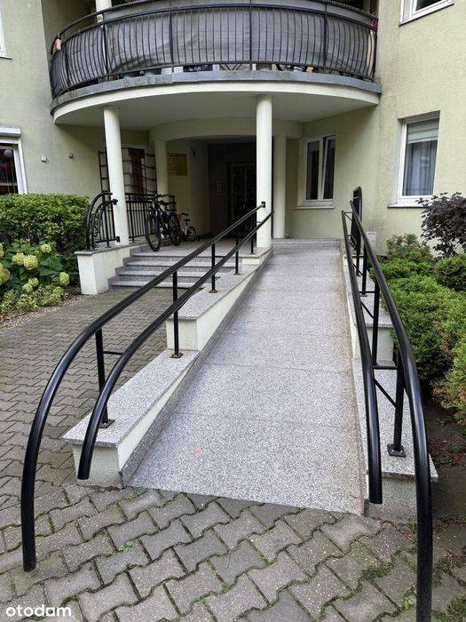 Jasne 2-pokojowe mieszkanie z balkonem | osobna kuchnia