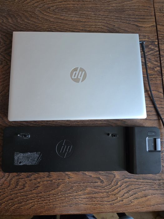 HP Probook 640 G5 plus stacja ładująca