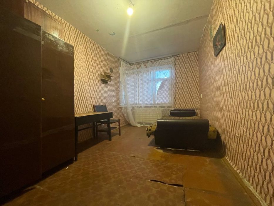 Продаж просторої кімнати в гуртожитку
