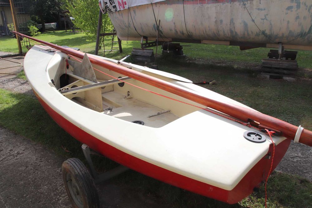 Żaglówka regatowa klasy FINN + gratis