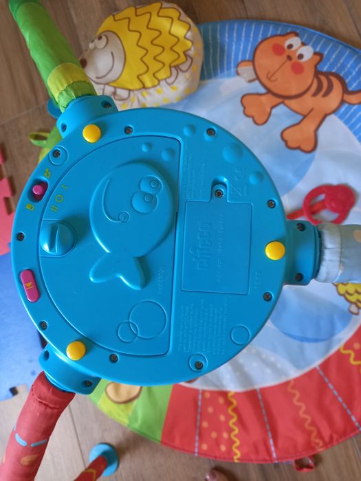 Tapete atividades Chicco