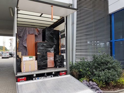 Przeprowadzki Transport Utylizacja Wywóz mebli Łódź Tanio AUTO Z WINDĄ