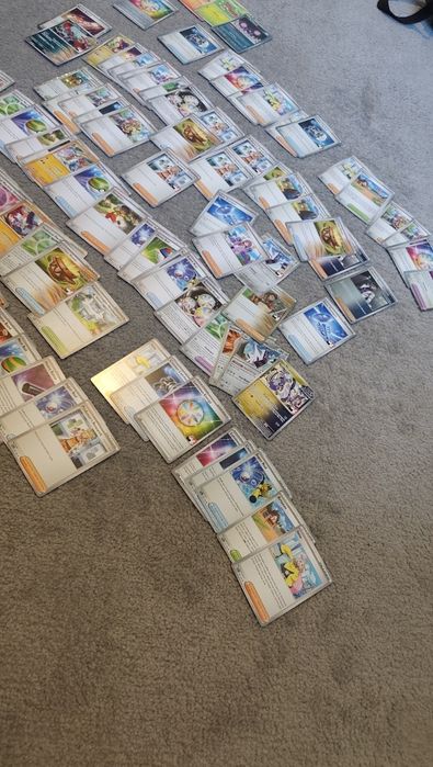 Karty TCG Pokemon oryginalne 100szt w tym holo i revers holo. Paczka nr 9