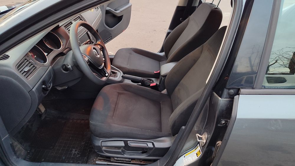 Продам Volkswagen Jetta 2.0 автомат 2015