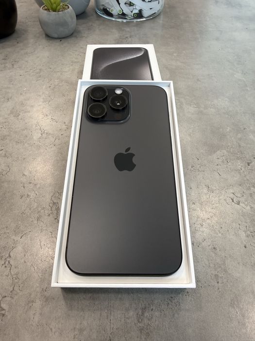 Iphone 15 pro max 256 black titanium