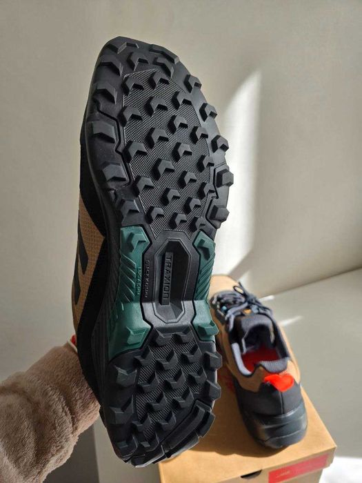 Кросівки adidas terrex, оригінал, розмір 44 (28см)