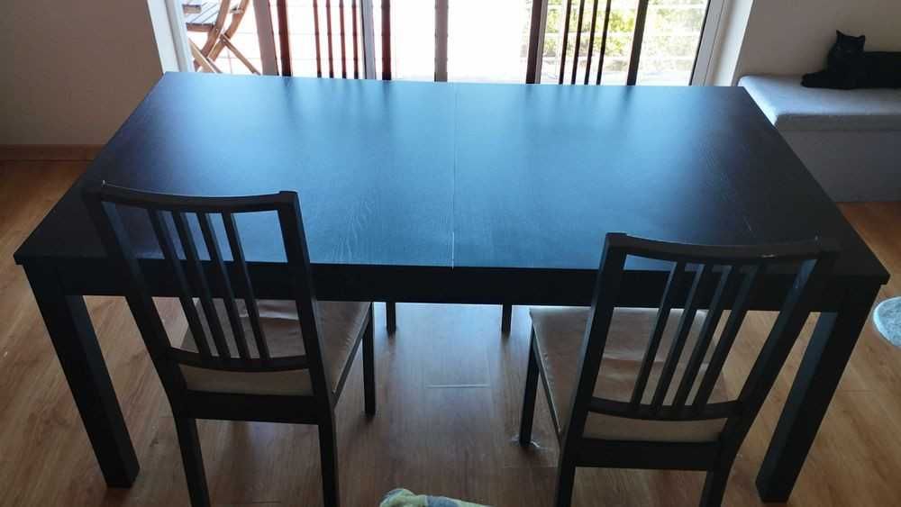 IKEA - BJURSTA Mesa Extensivel 140/180/220x84 cm + 4 Cadeiras