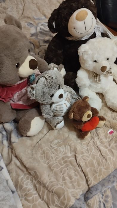 Плюшеві ведмедики (М'яка іграшка)