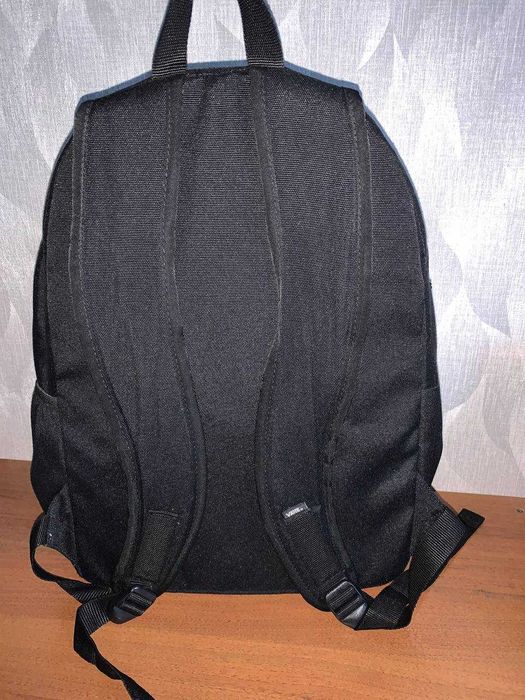 чорний рюкзак Vans Old Skool Trek Backpack