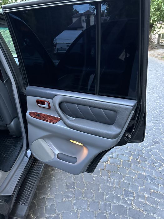 Toyota Land Cruiser 100 4.7 V8