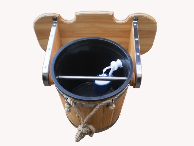 Ведро-водопад для бани из дуба и ясеня