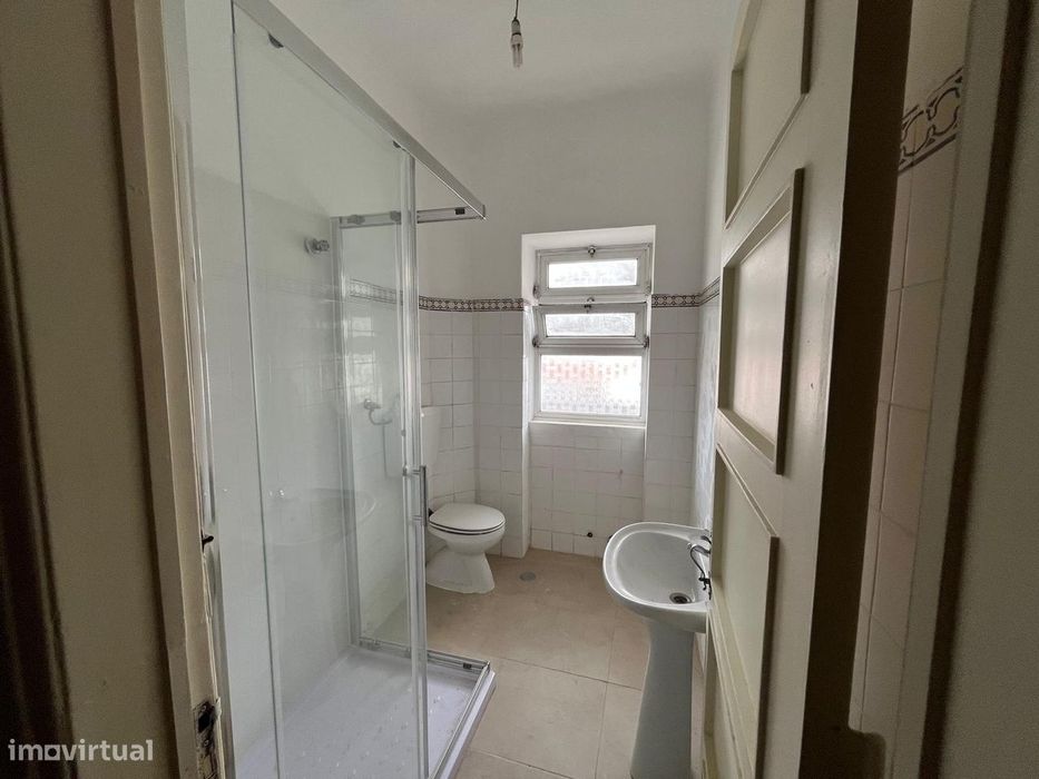 Apartamento t2 à venda na Rua General Humberto Delgado