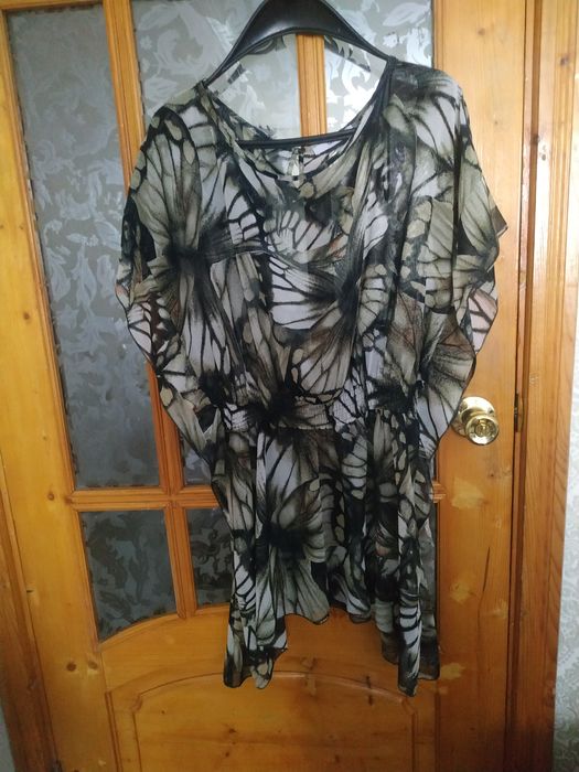 Продам    блузку 42 р.