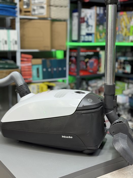 Пилосос Miele C1 Classic Flex б/в. В гарному стані.