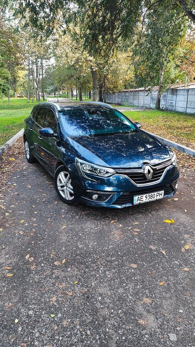 Продаю власний автомобіль Renault Megane IV