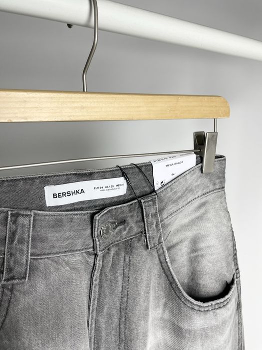 Bershka ( Розмір : 31 ) ОРИГІНАЛ широкі джинси