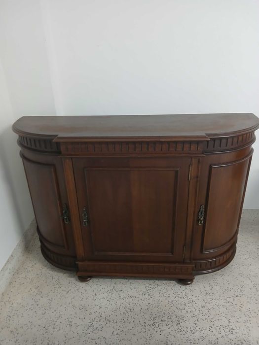 Vendo consola com 3 portas como nova.