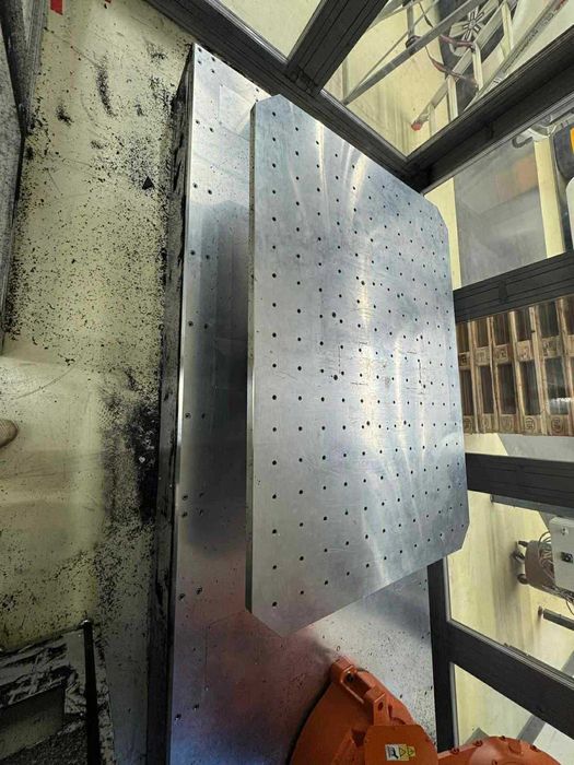 Robot Frezujący ABB IRB 4400 16R cela,wyciąg,stół 360,magazyn narzędz