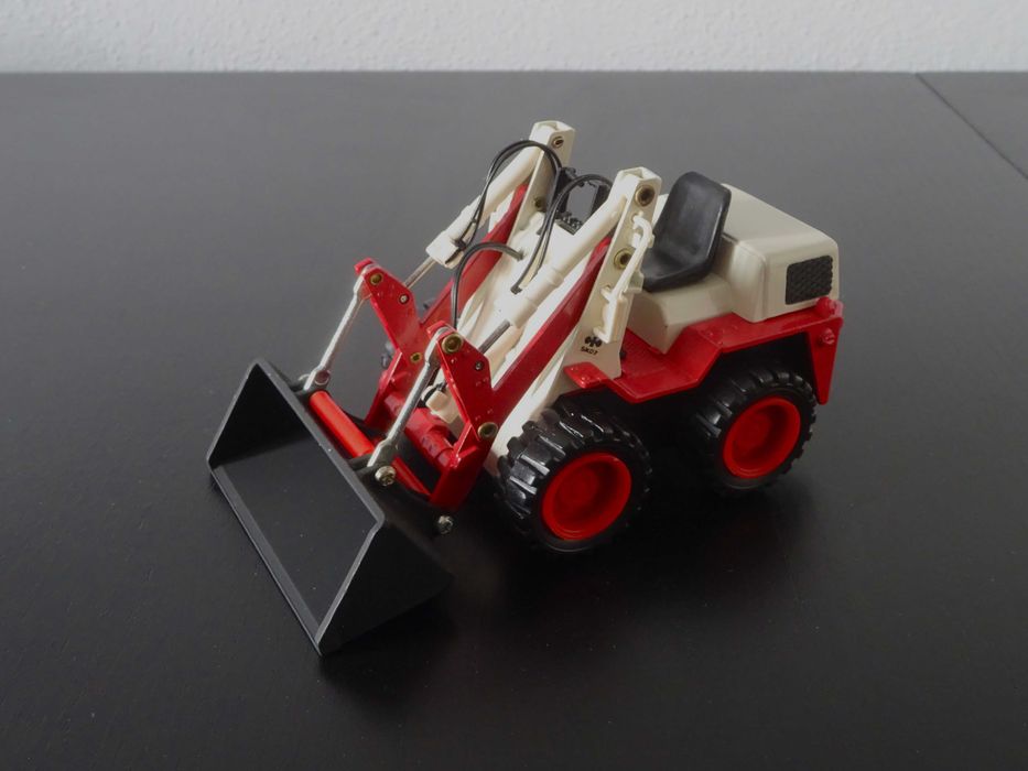 1:25 Diapet Komatsu SK07 Mini-Carregadora