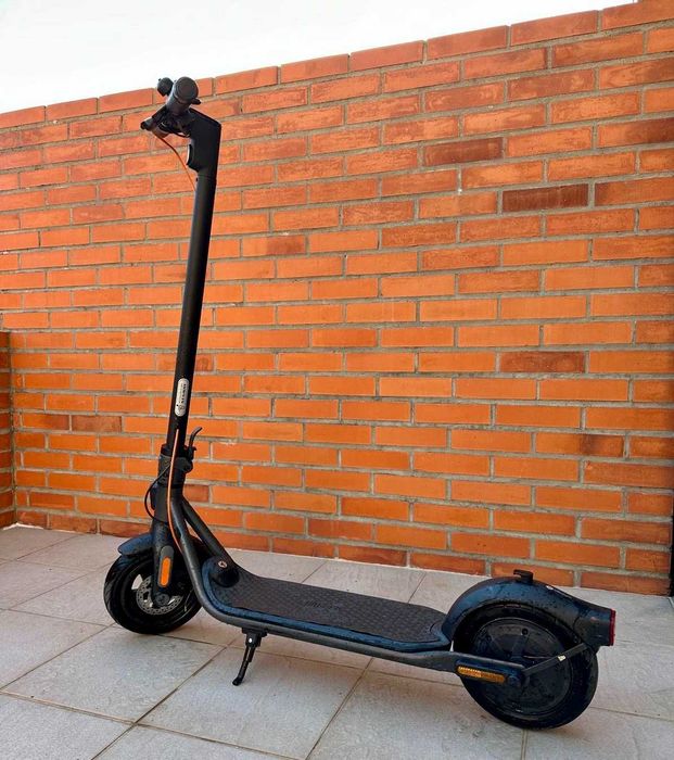 Trotinete Elétrica Ninebot KickScooter F2 Plus E Powered by Segway