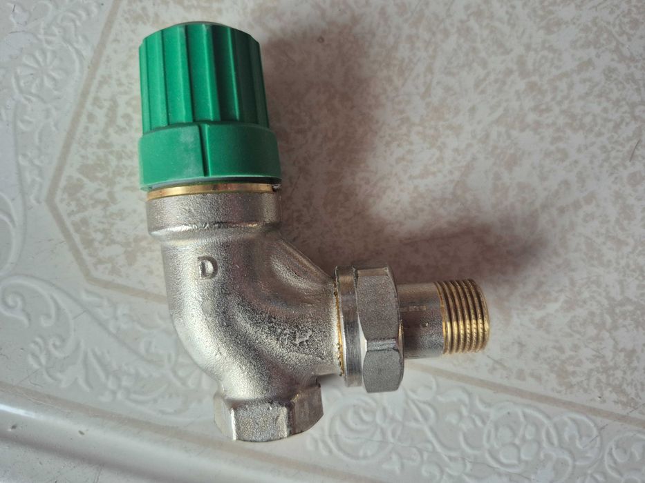 Nowy zawór termostatyczny dynamiczny Danfoss RA-DV 10 3/8"