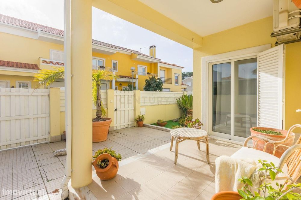 Moradia Geminada com aproveitamento Sotão