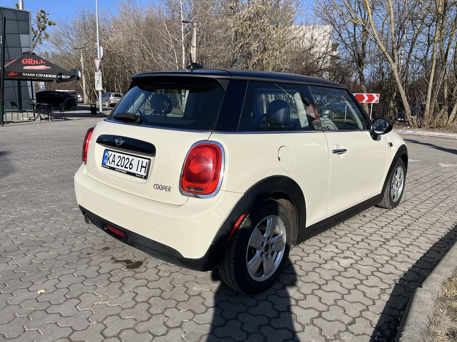 MINI Cooper Hardtop 2015 року(по штатам 2016р.)