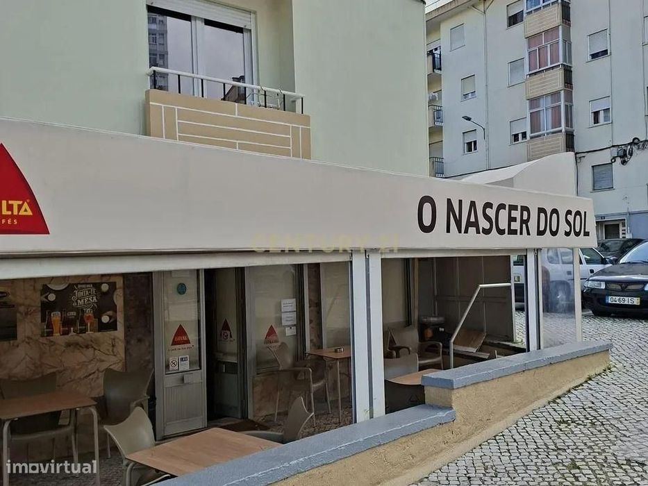 Loja com rendimento na Reboleira - Amadora