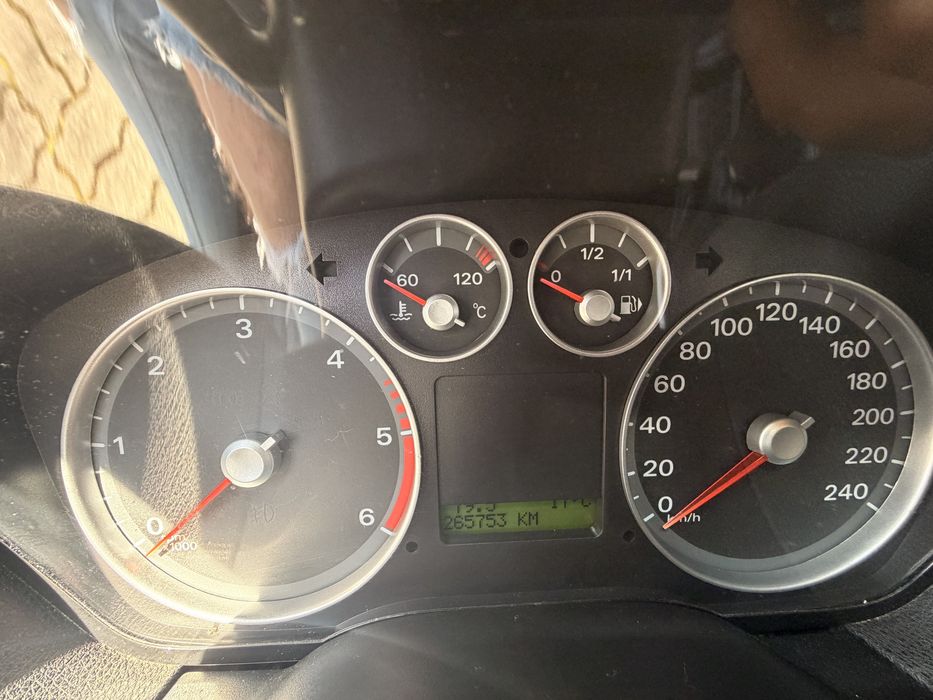 Ford focus 1.6 TDCi como nova !!