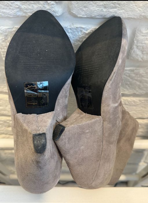 Ботинки, ботильоны натуральна замша Gabriella Rocha. US 8