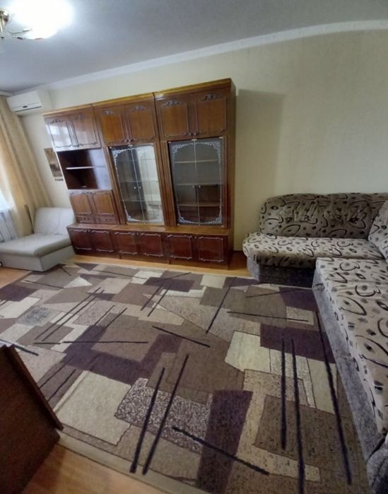 Центр Павлоград подобово , погодинно квартиру  600 грн .рядом ВЛК