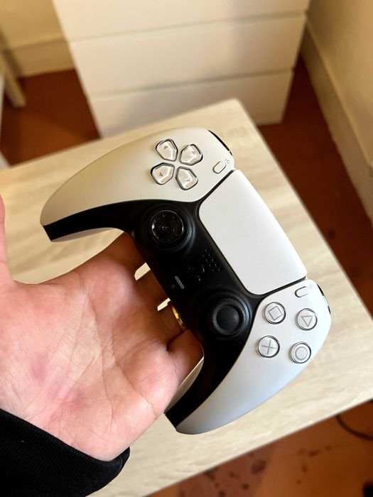 PlayStation 5 com Leitor + 6 Jogos + Comando + Headset Wireless