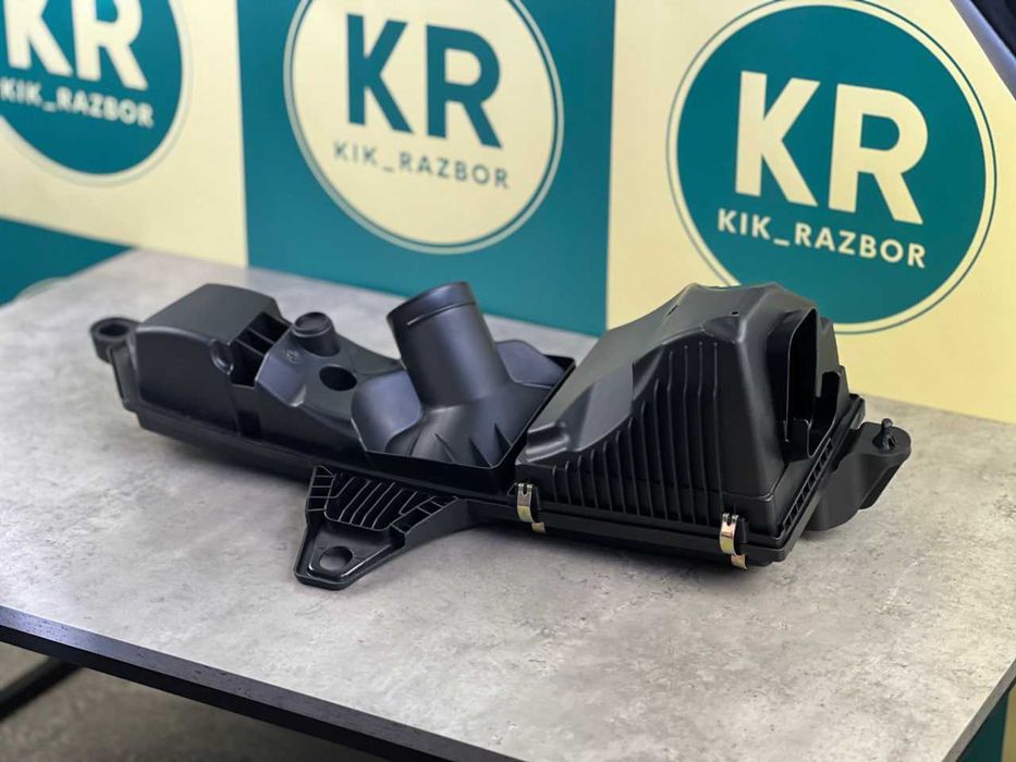 Корпус повітряного фільтра BMW 3 ( F30 / F31 ) 13717597589